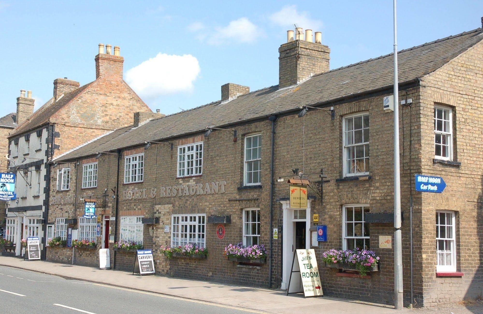 Half Moon Hotel Alford  Exterior photo